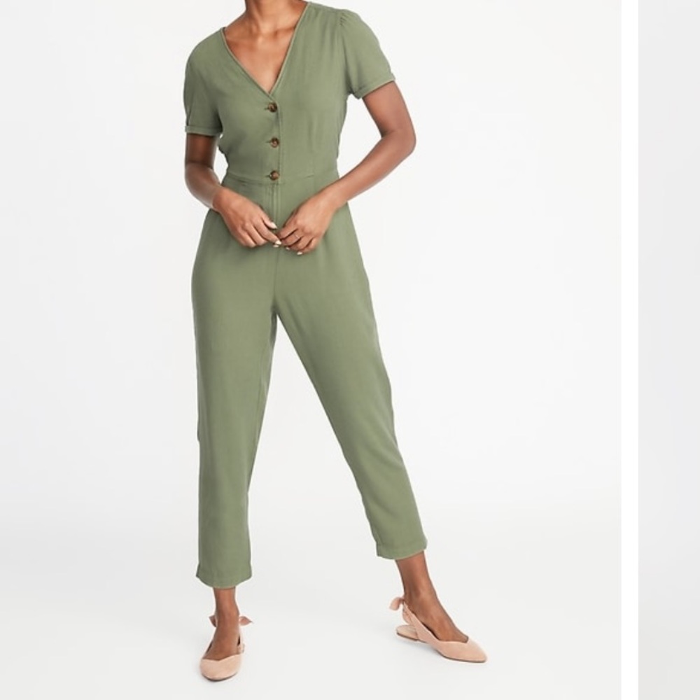 Button front jumpsuit IN BLACK